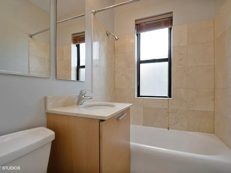 732 W Bittersweet — Photo 14