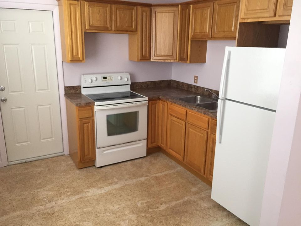 2nd image of 204 Robin Ave