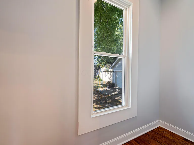 150 N Oak St — Photo 41