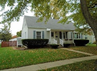 631 14th St, Rochelle, IL 61068