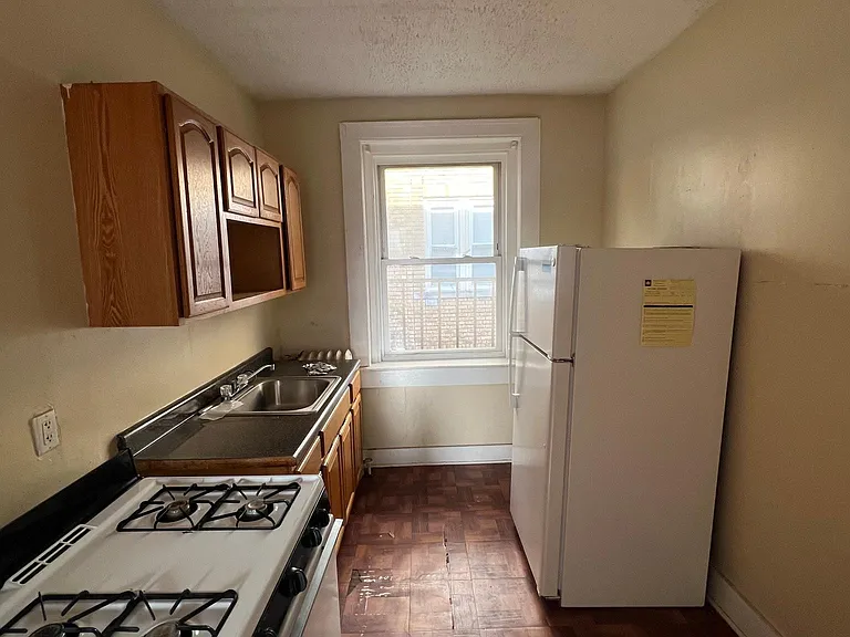 56 Norton St #301 — Photo 2