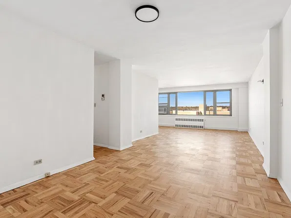 900 W 190th St APT 8H, New York, NY 10040