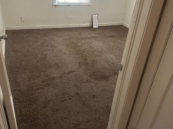 3rd image of 225 S Dearing Ave #1