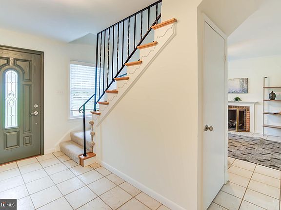 4th image of 4601 Tara Dr
