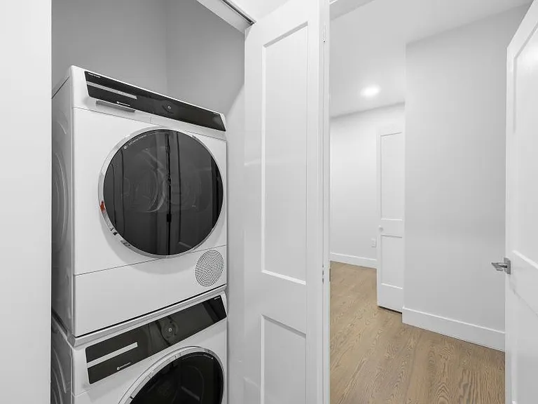 16-40 Queensberry Street — Photo 6