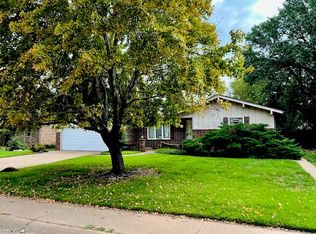 517 Fairdale Rd, Salina, KS 67401