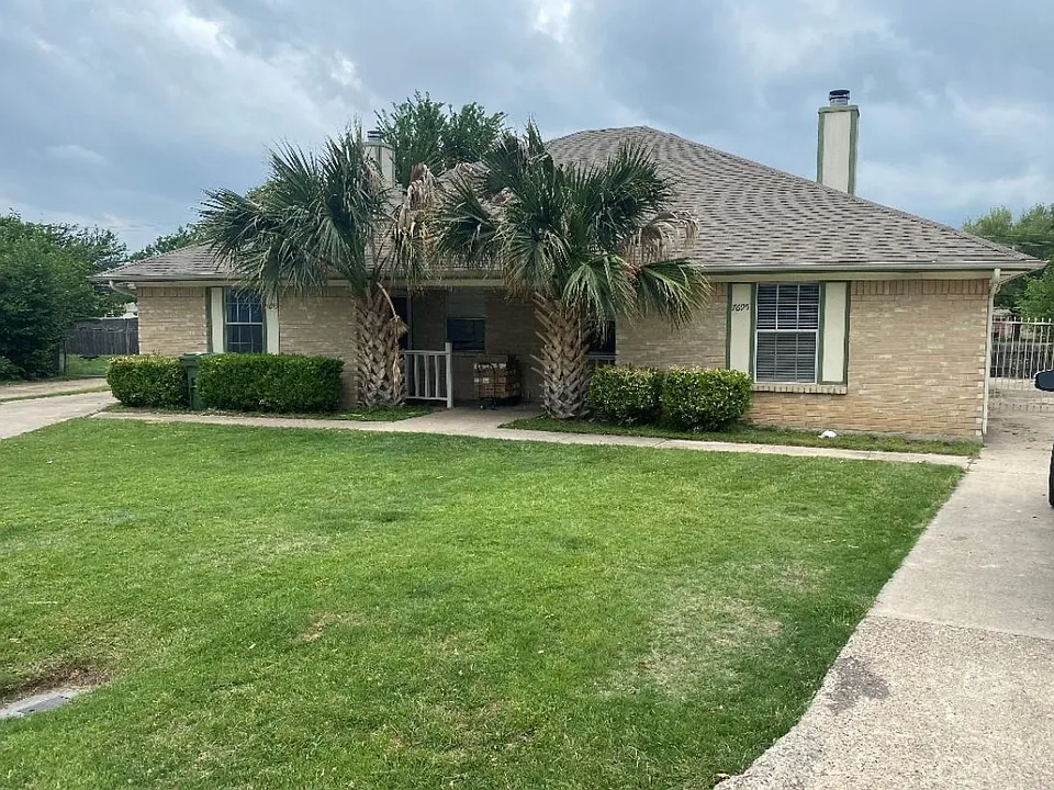 7695 Sable Ln