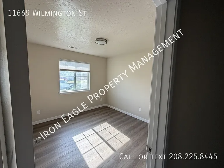11669 Wilmington St — Photo 10