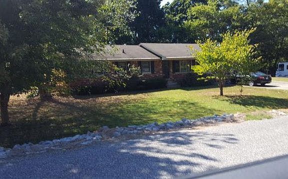 3rd image of 320 Riverside Dr