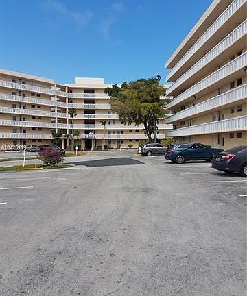 5th image of 2980 Point East Dr APT D301