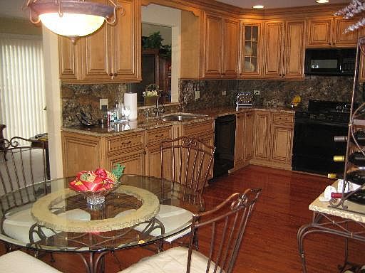 4th image of 1381 Laurel Oaks Dr