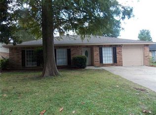 211 N Queens Dr, Slidell, LA 70458