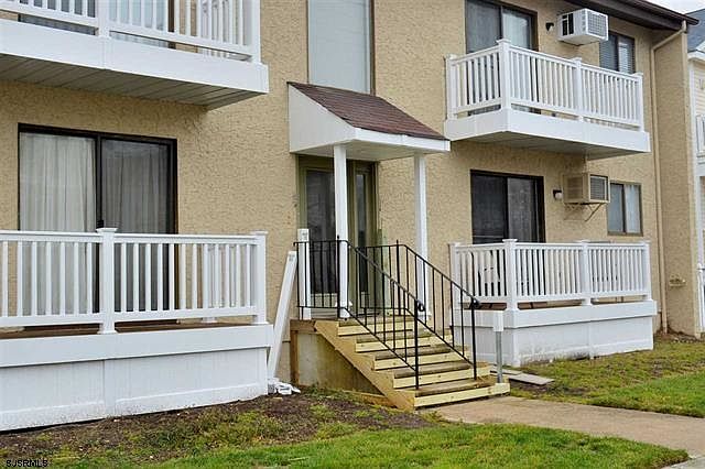 1st image of 1138 Central Ave APT 2