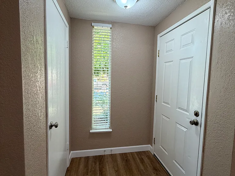 6906 Trovita Way #6906 — Photo 2