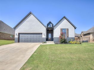 2509 Rumble Ln, Edmond, OK 73034