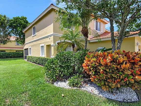 3rd image of 1613 Cetona Drive