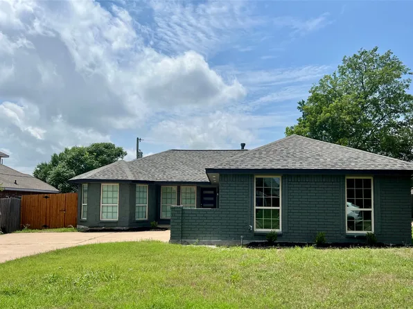 302 Mesa Wood Dr, Glenn Heights, TX 75154