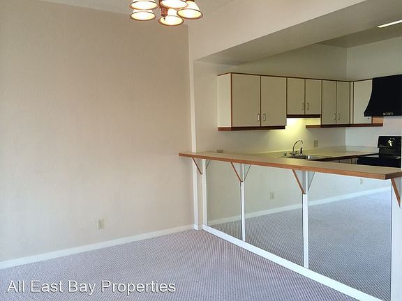 3rd image of 6363 Christie Ave APT 1811
