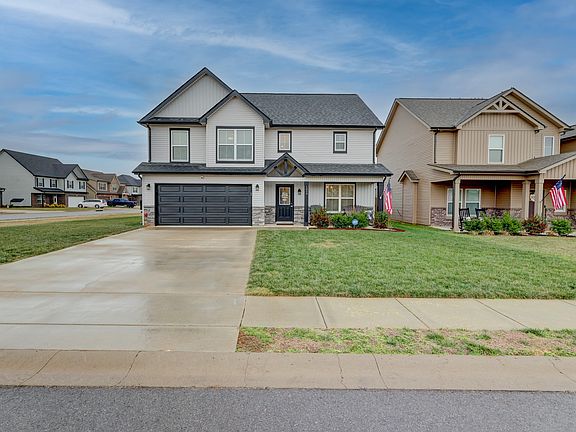3rd image of 1050 Creek Way