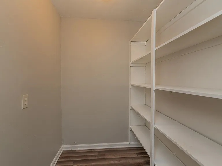 821 Forsythe St — Photo 16