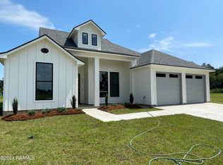 505 Whispering Meadows Rd, Broussard, LA 70518