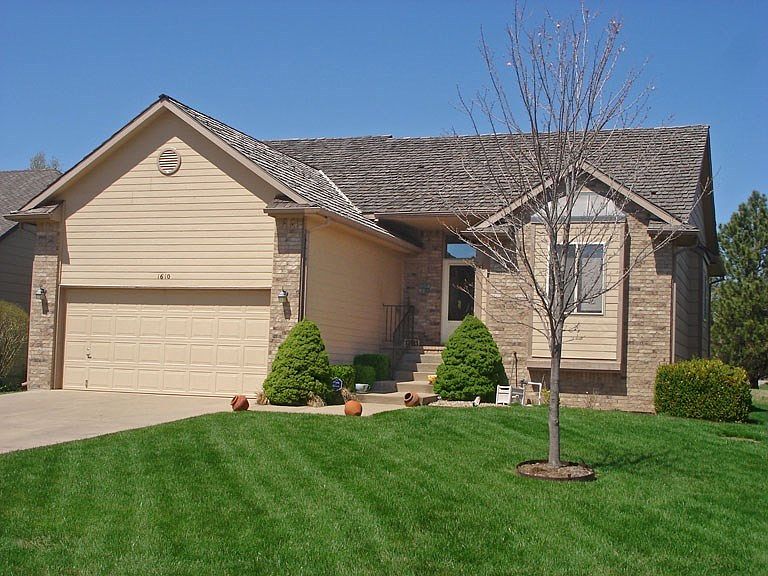 1st image of 1610 W Oxford Ct