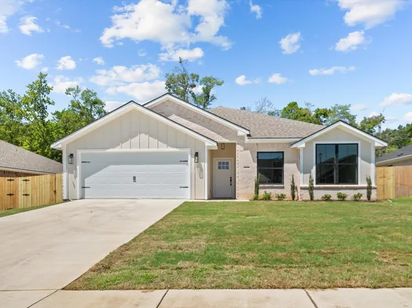 16310 Crossing Cir, Lindale, TX 75771