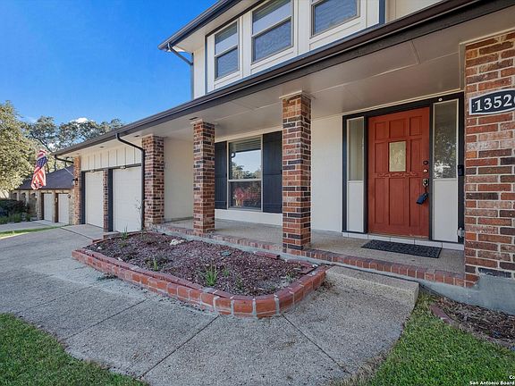 3rd image of 13526 Carlton Oaks