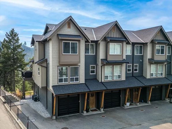 2490 Tuscany Dr #37, West Kelowna, BC V4T 3M4
