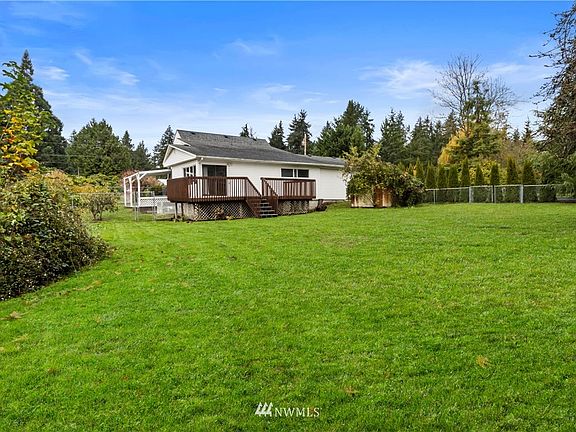 You don't find backyards like this anymore. 