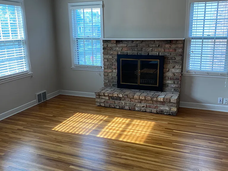 2207 Girard Ave S #1 — Photo 6