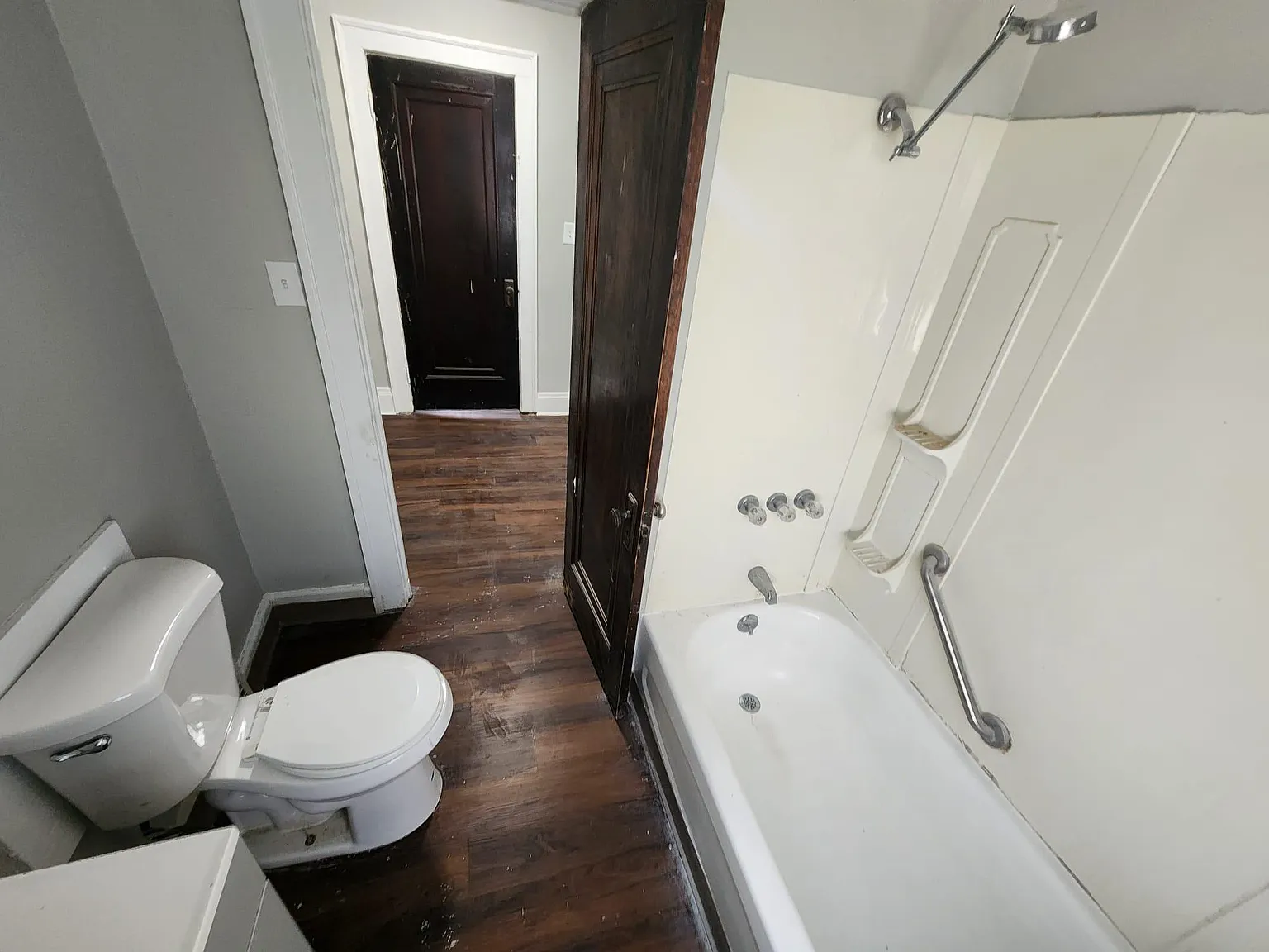 3 bed, 1366 sqft, $899 — Photo 2