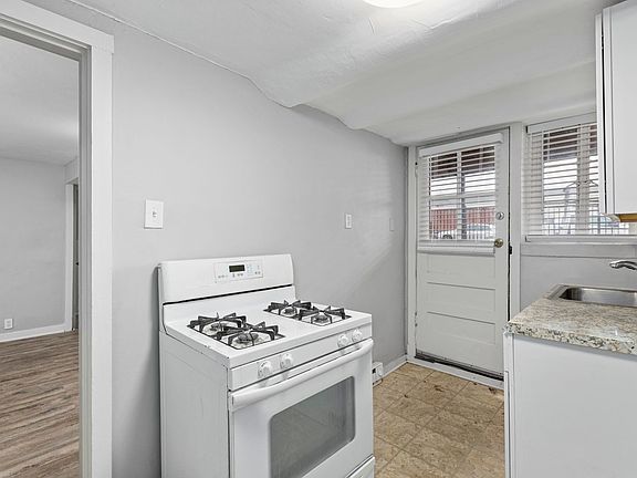 2nd image of 5816 Lindenwood Ave #5828