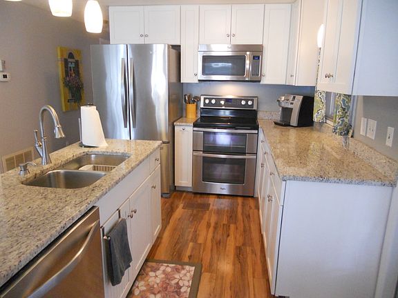 5th image of 640 Lily Of The Valley Dr