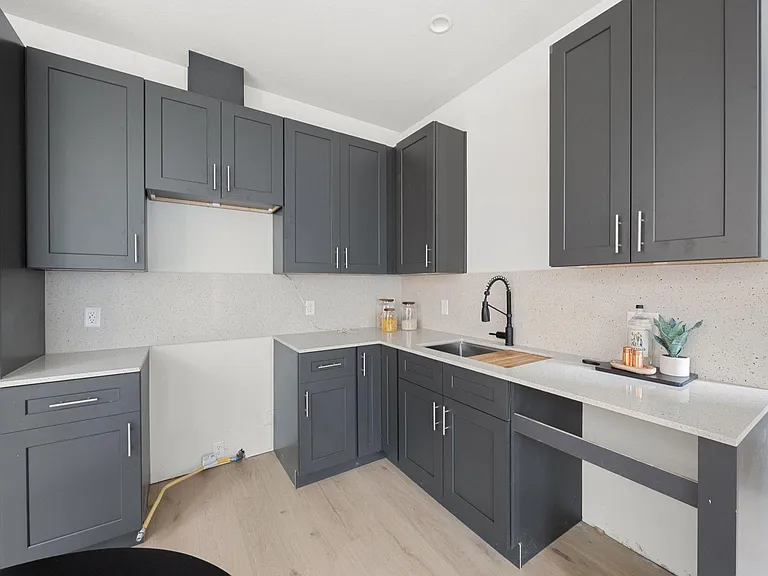1709 Maple Ave #2B — Photo 9