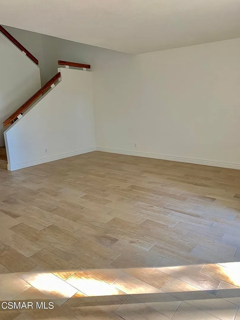 Move in Ready! Sought out Racquet Club Villas — Photo 4
