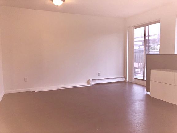 4th image of 3027 31st St APT 3A