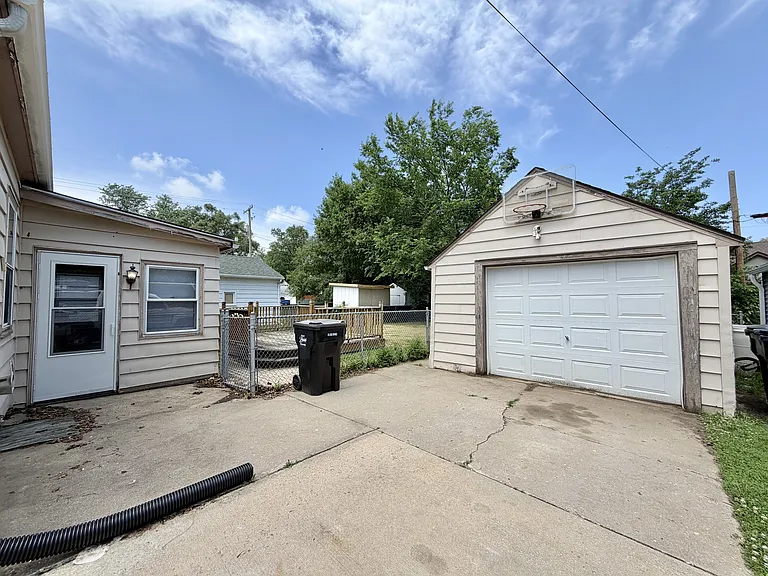 1353 Euclid Ave — Photo 20