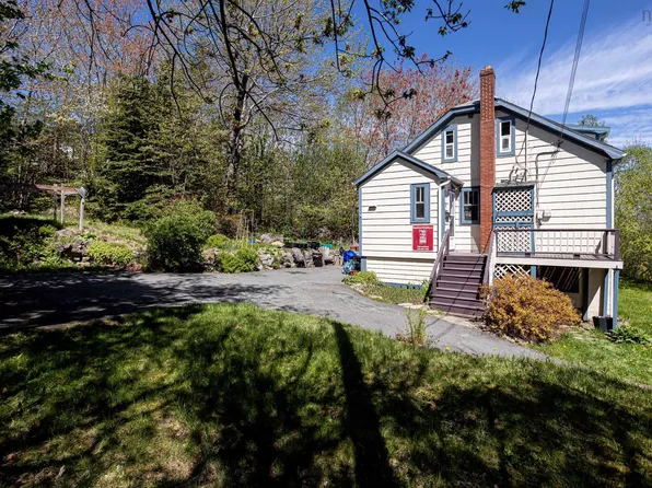 19/21 Knollwood Ln, Halifax, NS B3N 0C9