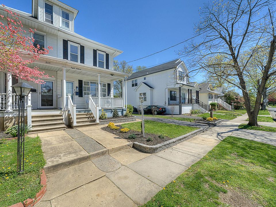 2nd image of 811 Merrick Ave