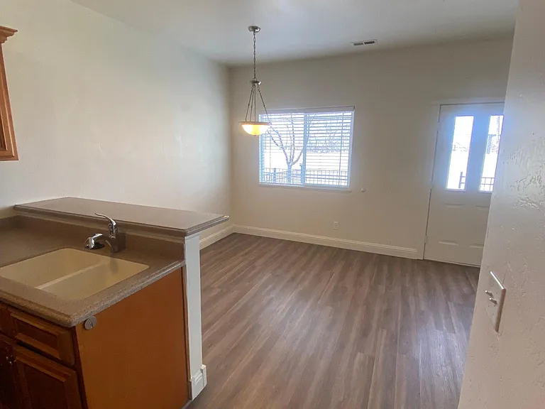 1587 N 565 W #104 — Photo 5