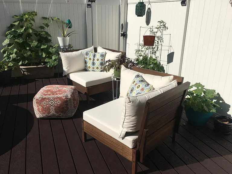 Private courtyard (1)