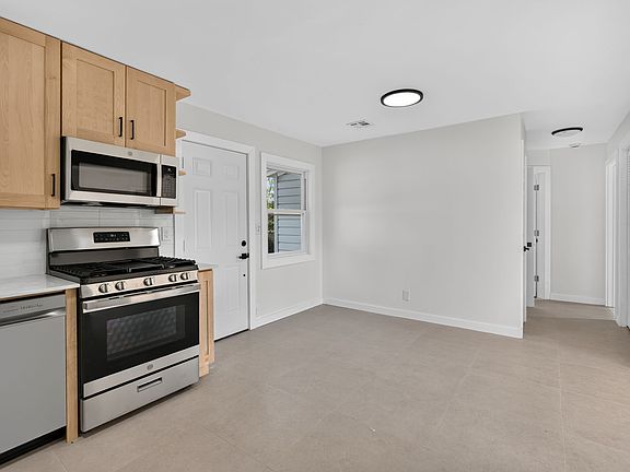 5th image of 94 Irving Pl #2