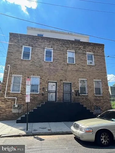 1414 W Tioga St Photo 1