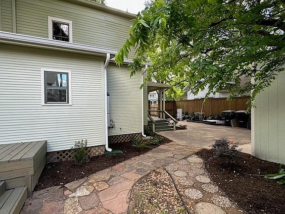5th image of 1023 Tulane St
