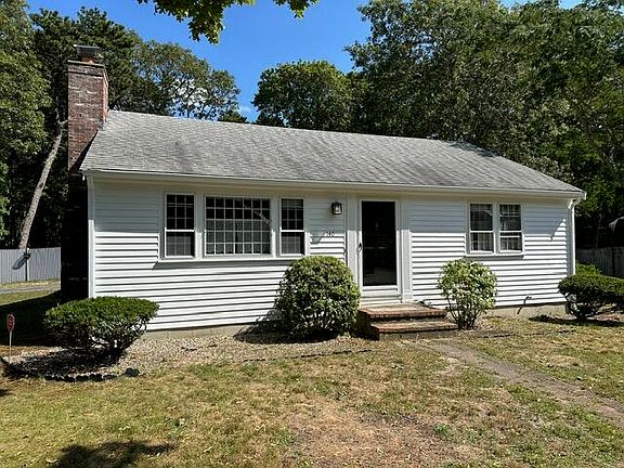 3rd image of 140 Diane Avenue