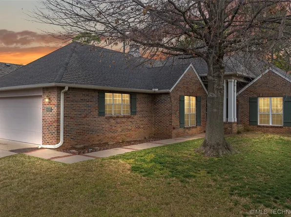 3009 E 93rd St, Tulsa, OK 74137