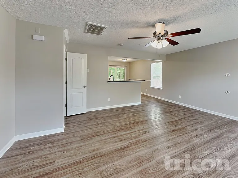 186 English Hills Dr — Photo 3