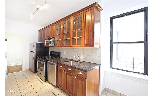 Rented by Douglas Elliman | media 8