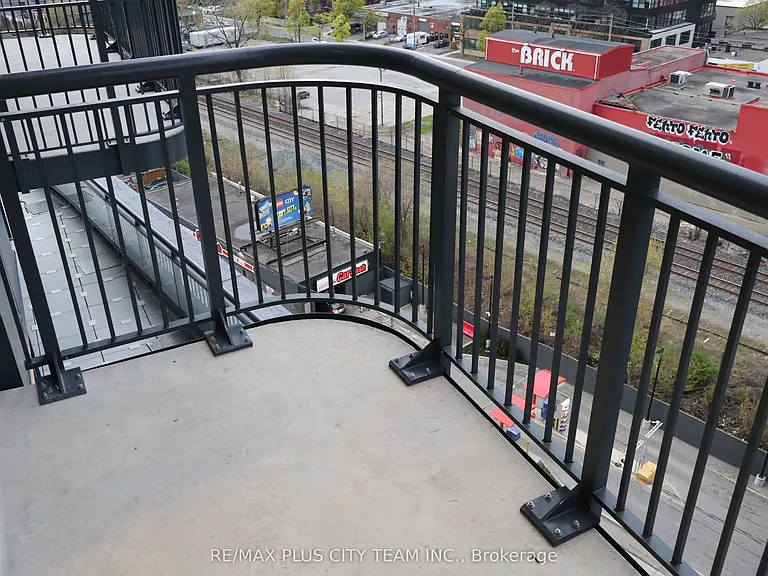 1185 Dupont St #913 — Photo 14